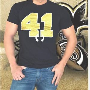 Black Saints 41 Nose ring Alvin Graphic T-shirt Stretch v-neck Game day wear top